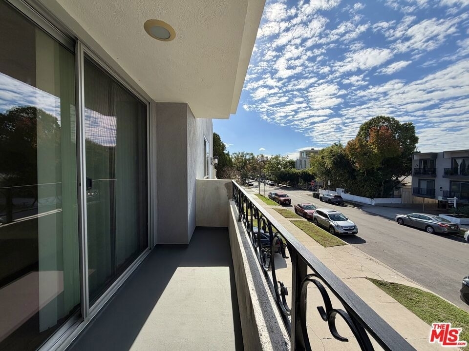812 N Alfred Street - Photo 9