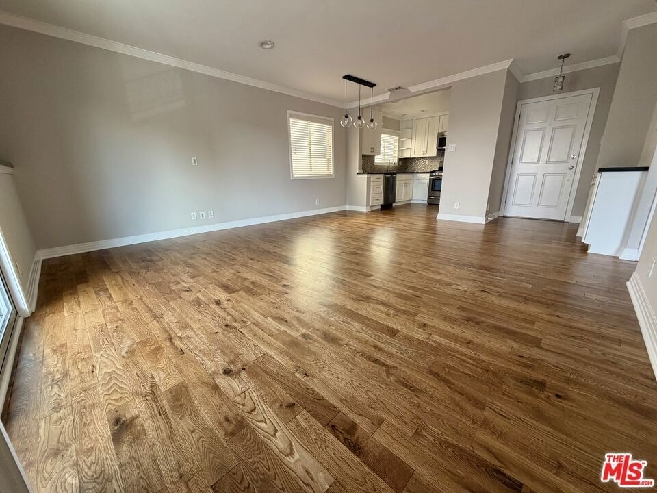 812 N Alfred Street - Photo 1