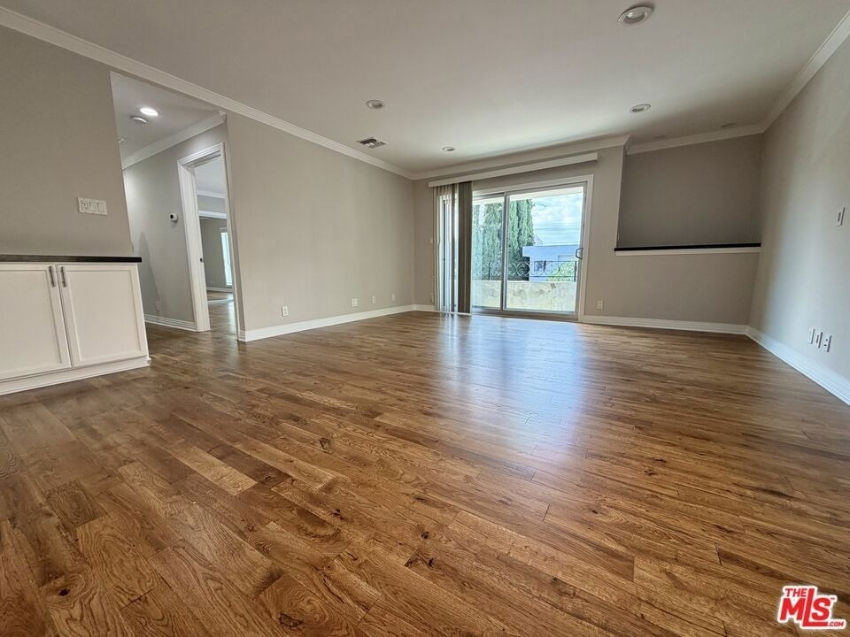 812 N Alfred Street - Photo 10