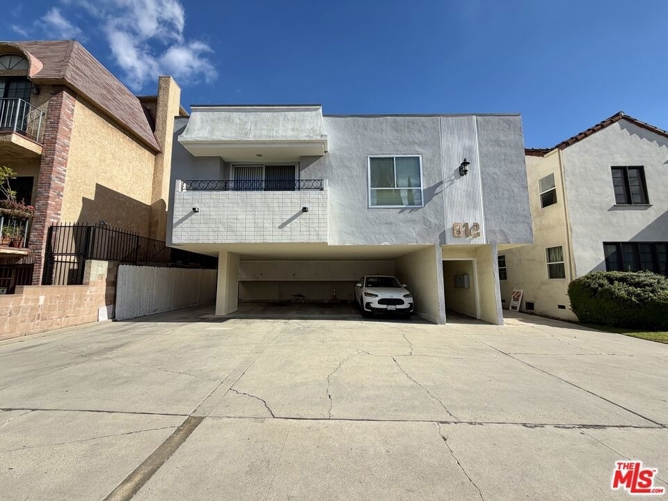 812 N Alfred Street - Photo 23