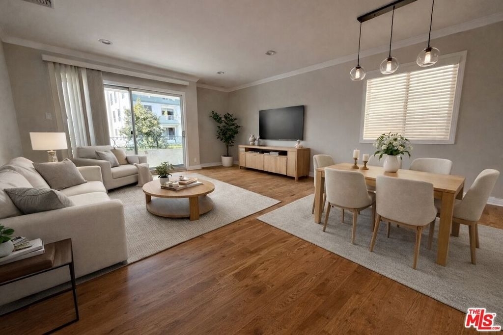 812 N Alfred Street - Photo 0