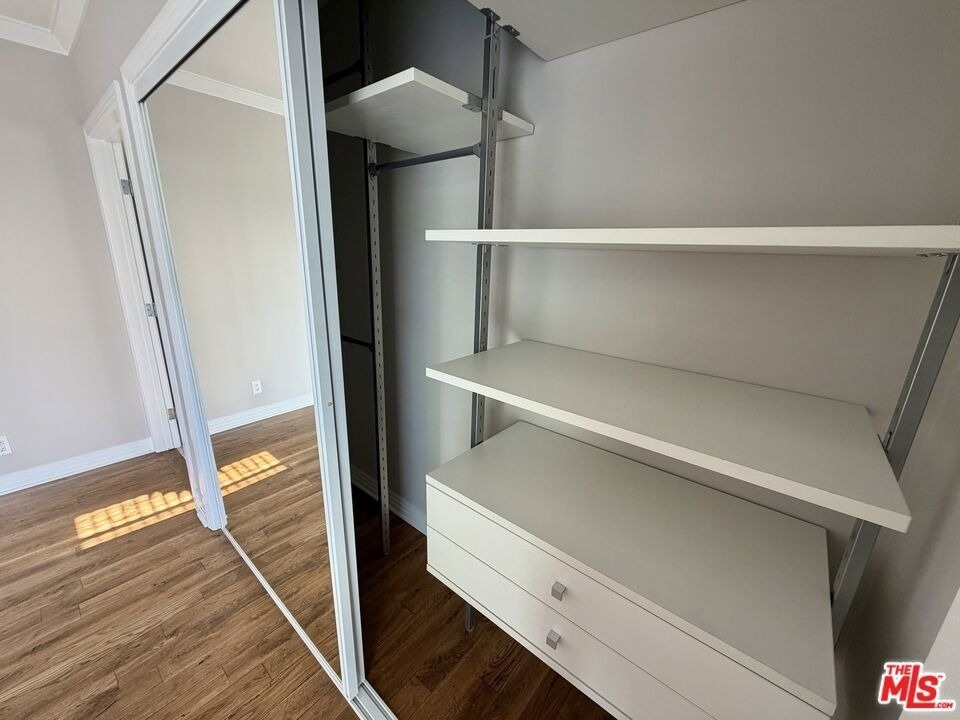 812 N Alfred Street - Photo 21