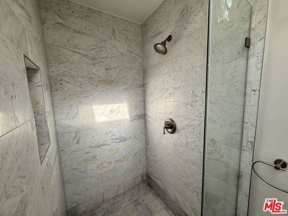 812 N Alfred Street - Photo 13