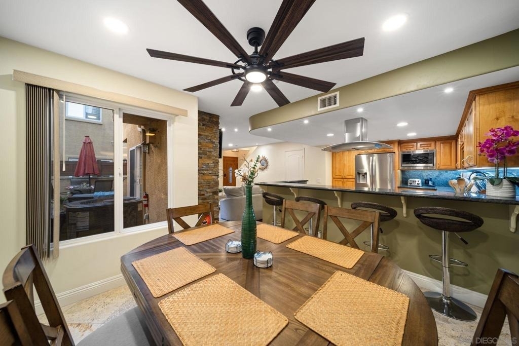 886 Felspar St - Photo 14