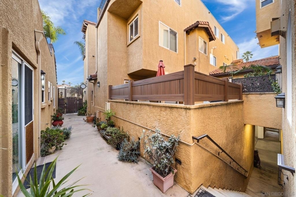 886 Felspar St - Photo 39