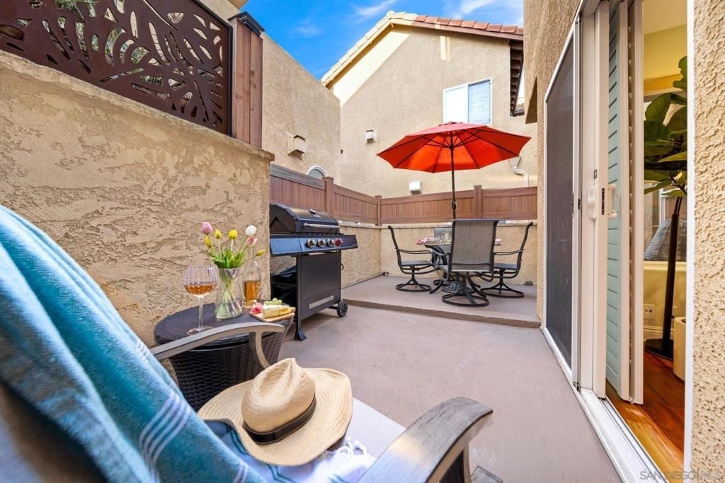 886 Felspar St - Photo 2
