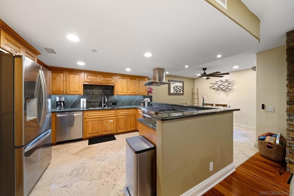 886 Felspar St - Photo 10