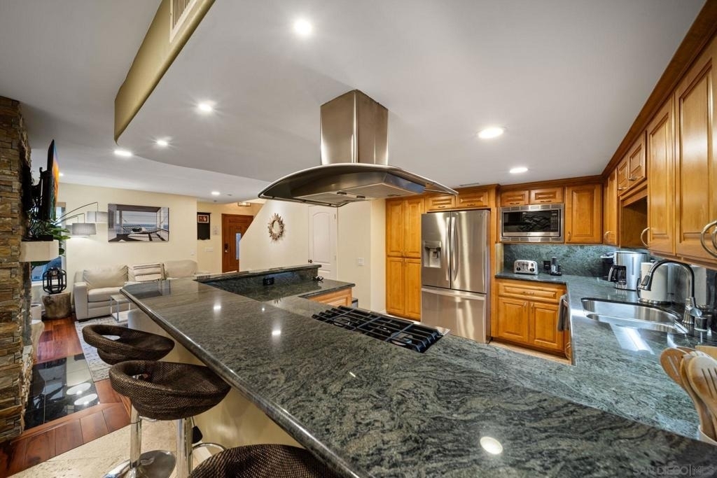 886 Felspar St - Photo 16