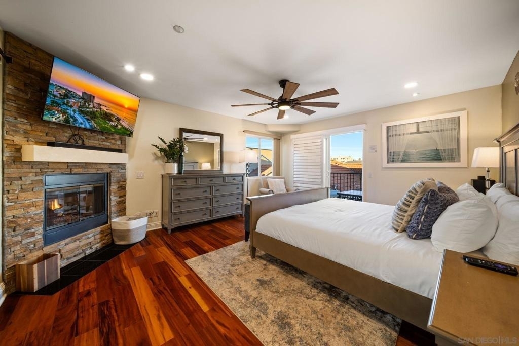 886 Felspar St - Photo 17