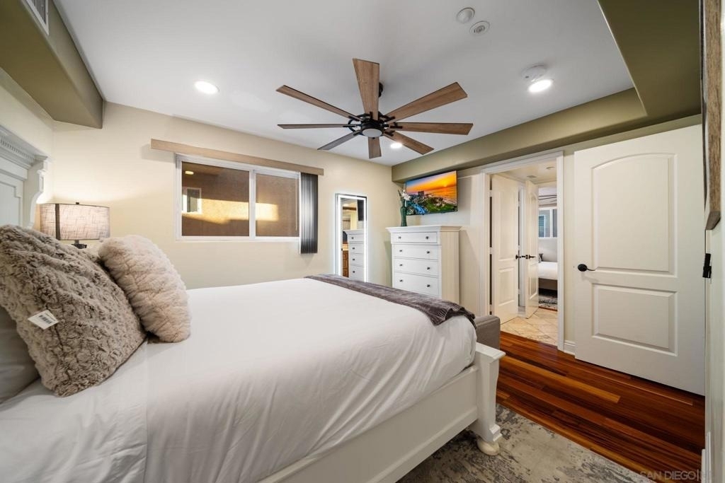 886 Felspar St - Photo 19