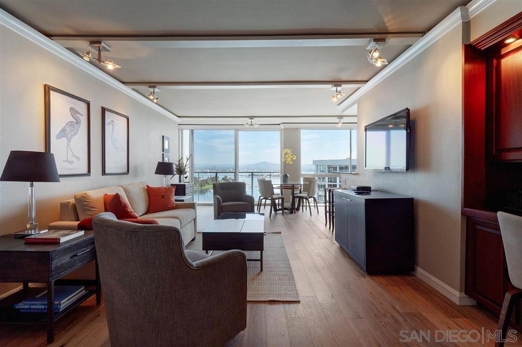 1720 Avenida Del Mundo - Photo 1