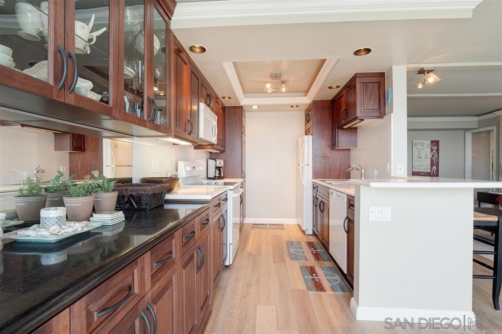 1720 Avenida Del Mundo - Photo 7