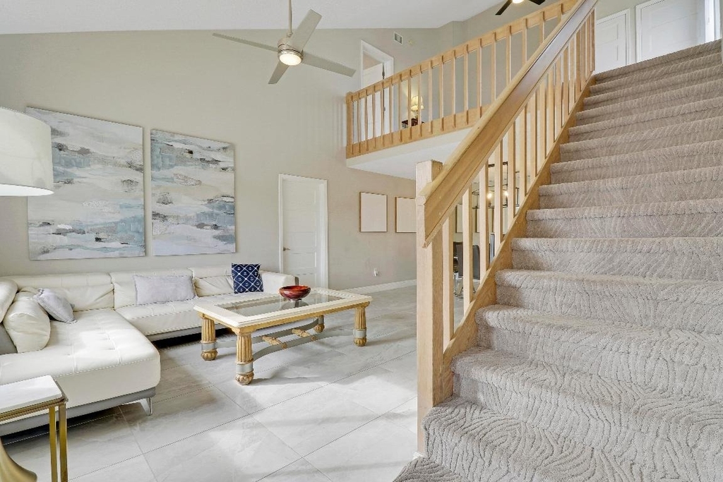 360 Bella Vista Court N - Photo 1