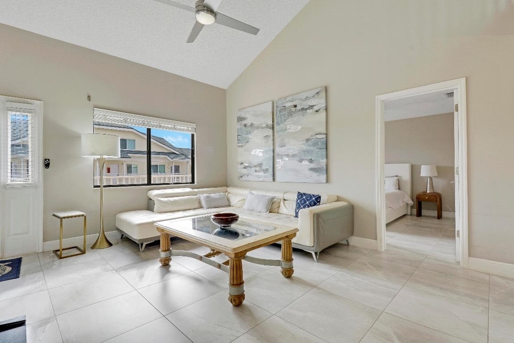 360 Bella Vista Court N - Photo 4