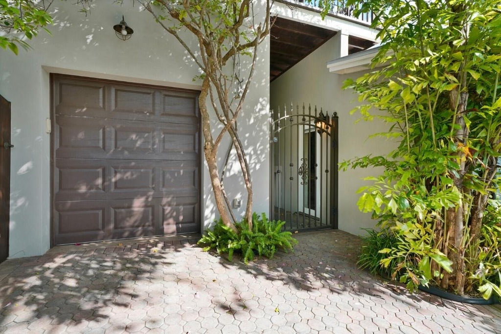 137 S Oak Street - Photo 28
