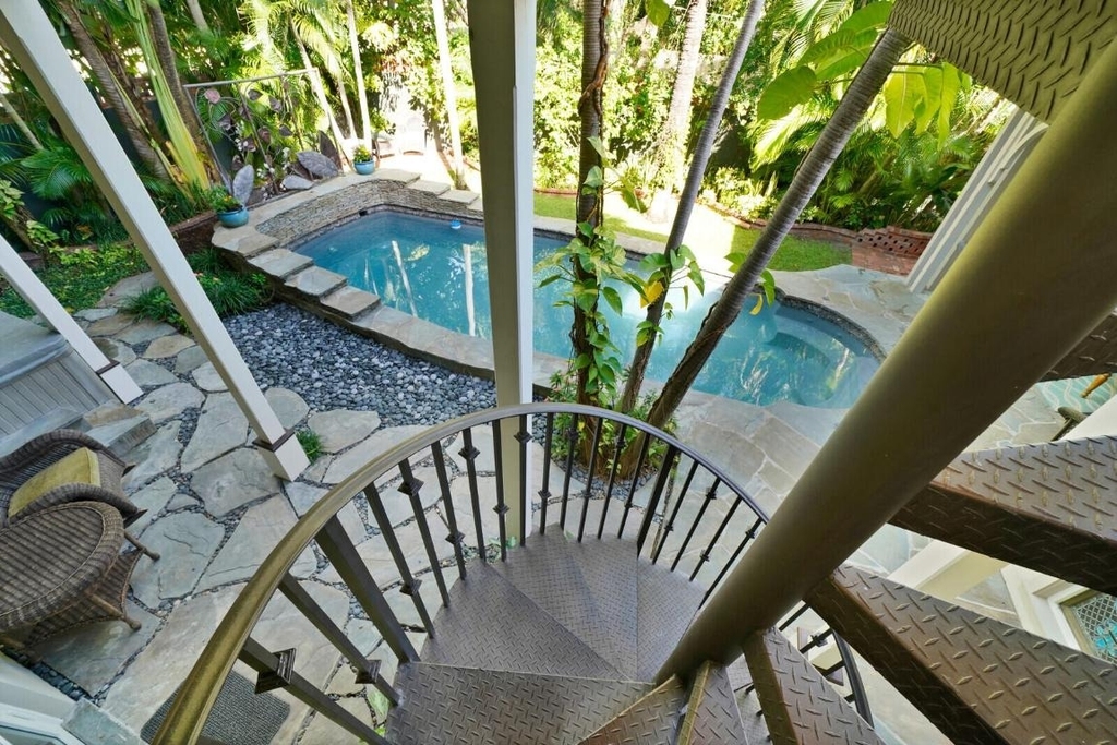 137 S Oak Street - Photo 12
