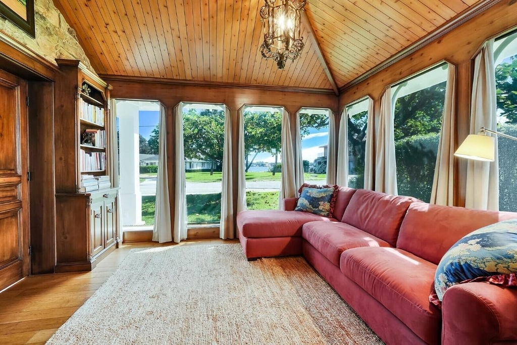 137 S Oak Street - Photo 49