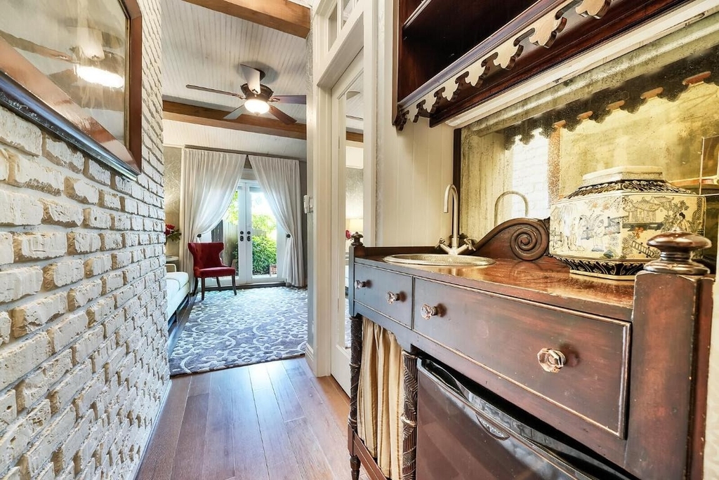 137 S Oak Street - Photo 44