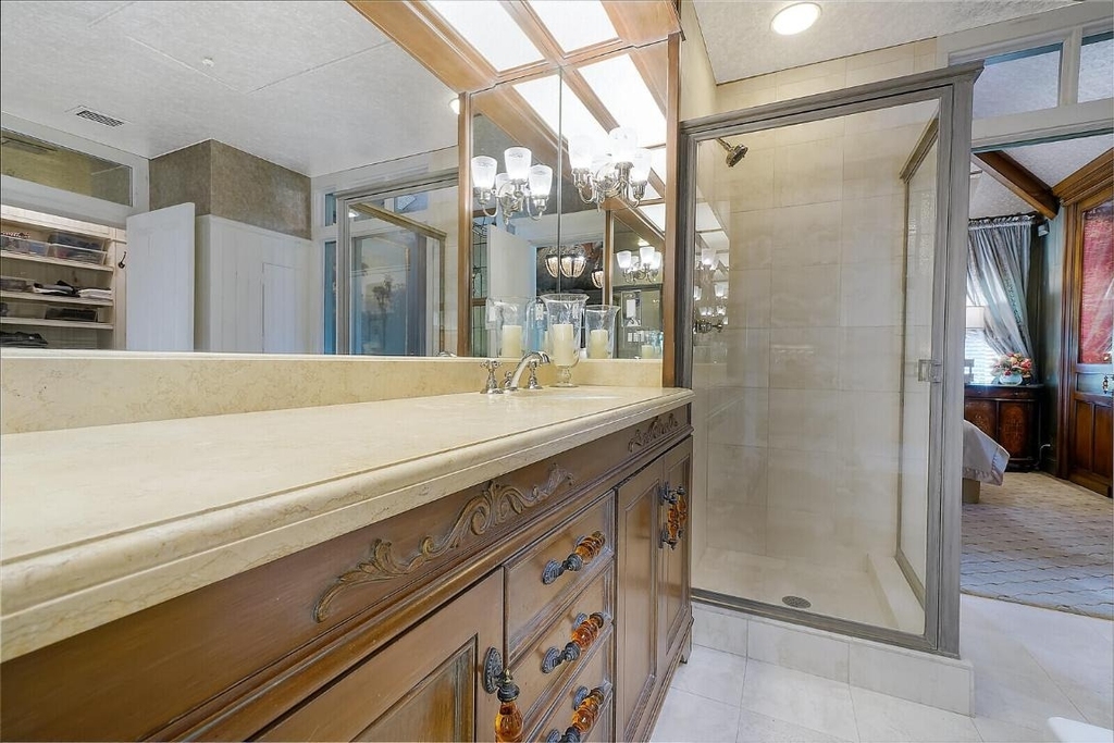 137 S Oak Street - Photo 52
