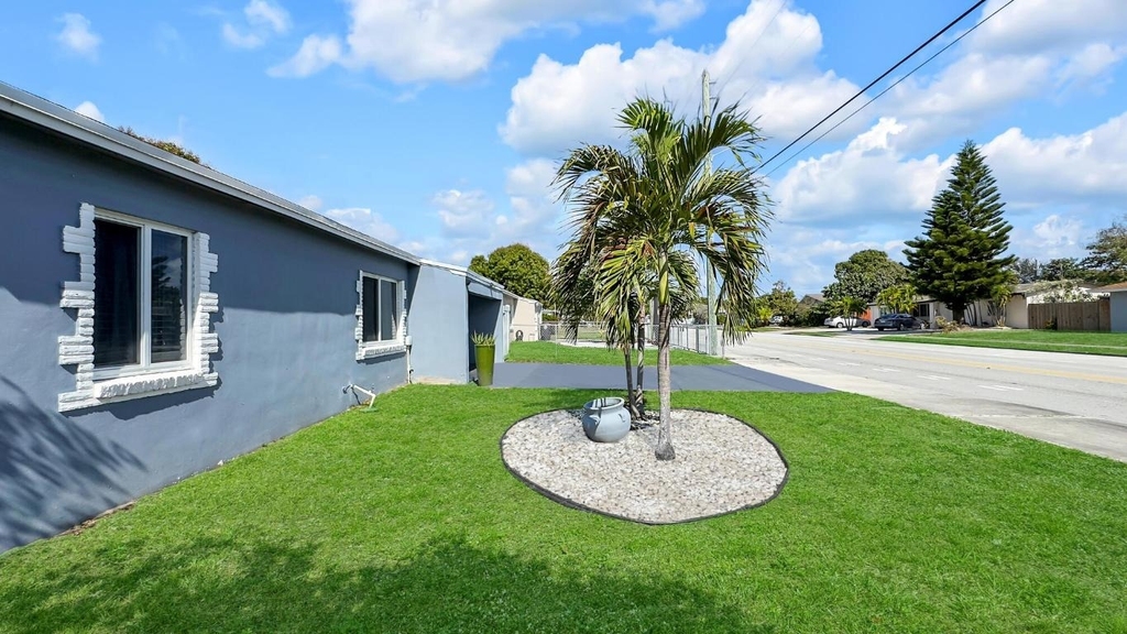 3331 Lake Avenue - Photo 23