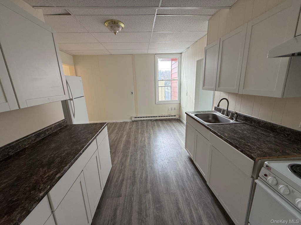 247 Hudson Street - Photo 3