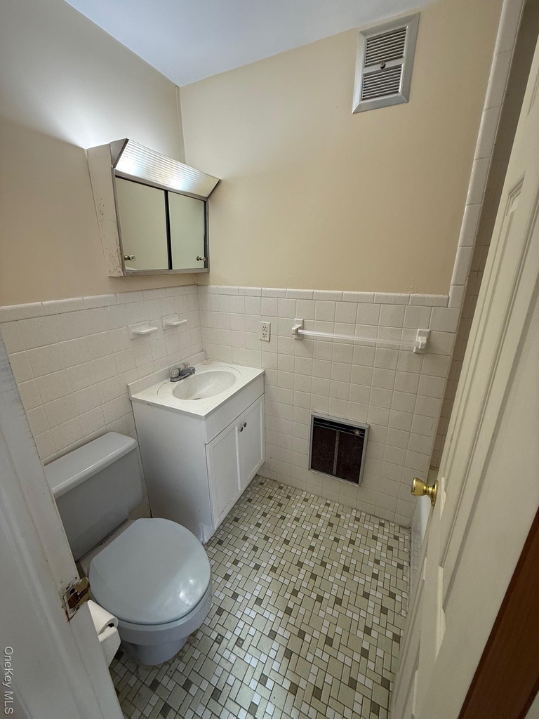 247 Hudson Street - Photo 7