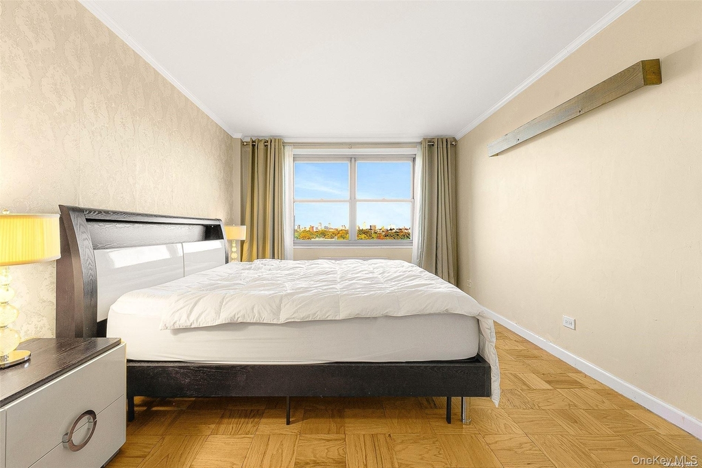 61-20 Grand Central Parkway - Photo 18