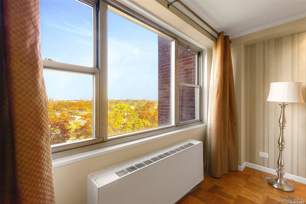 61-20 Grand Central Parkway - Photo 11