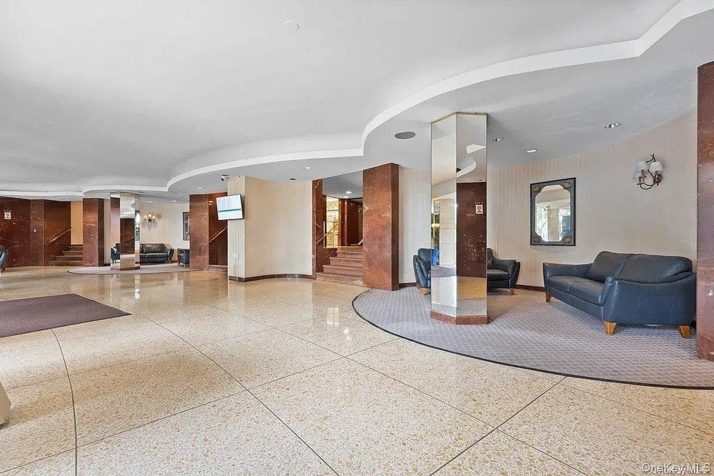 61-20 Grand Central Parkway - Photo 21
