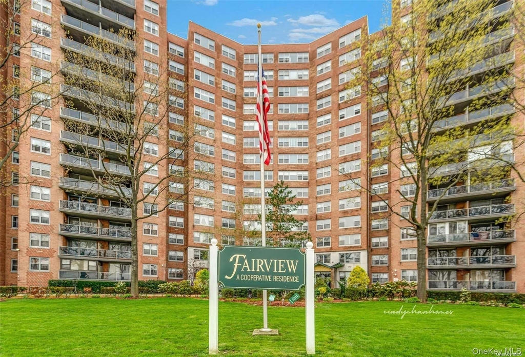 61-20 Grand Central Parkway - Photo 0