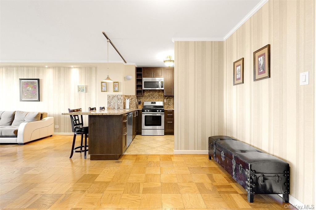 61-20 Grand Central Parkway - Photo 3