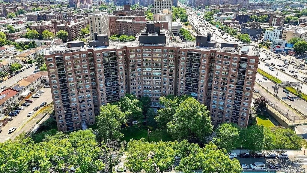 61-20 Grand Central Parkway - Photo 26