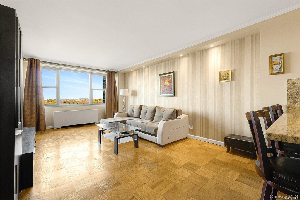 61-20 Grand Central Parkway - Photo 8