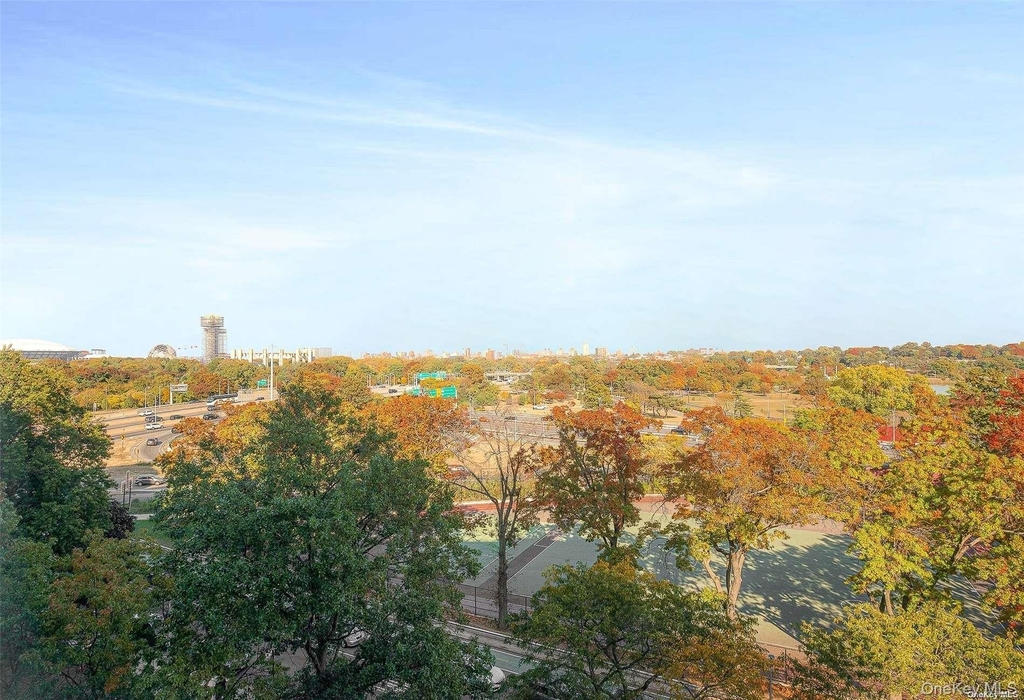 61-20 Grand Central Parkway - Photo 12