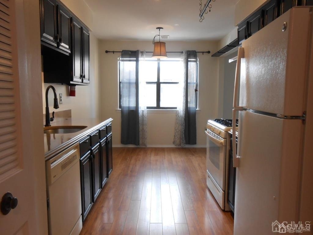 512 Sharon Garden Drive - Photo 3