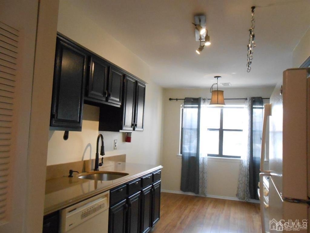512 Sharon Garden Drive - Photo 4