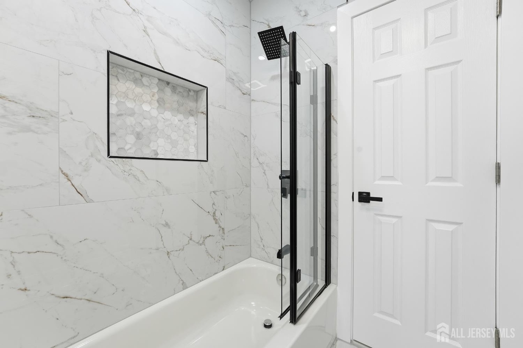 212 Montgomery Street - Photo 14