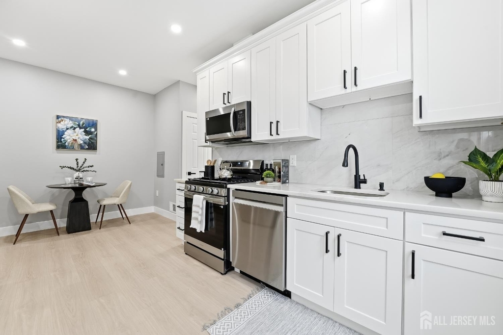 212 Montgomery Street - Photo 1