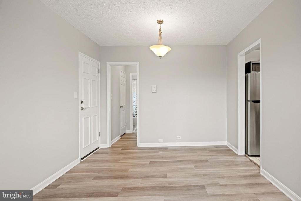 235 N George Mason Drive - Photo 9