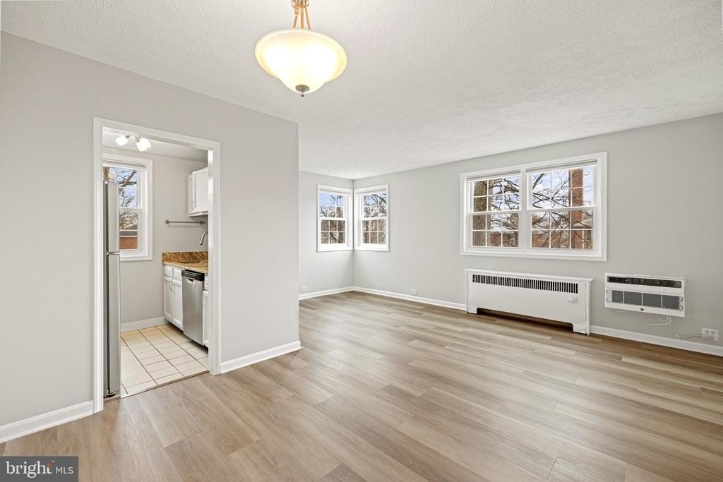 235 N George Mason Drive - Photo 3