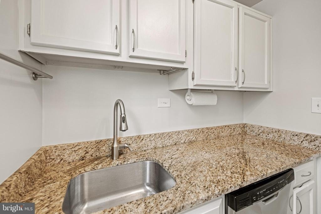 235 N George Mason Drive - Photo 12