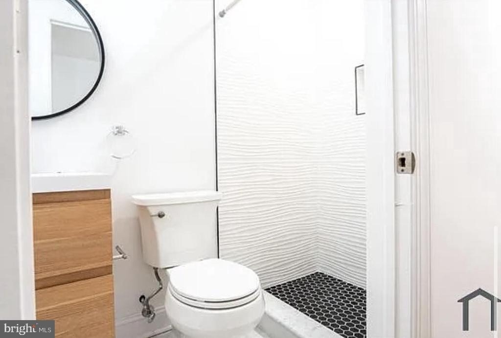 653 N Preston Street - Photo 3