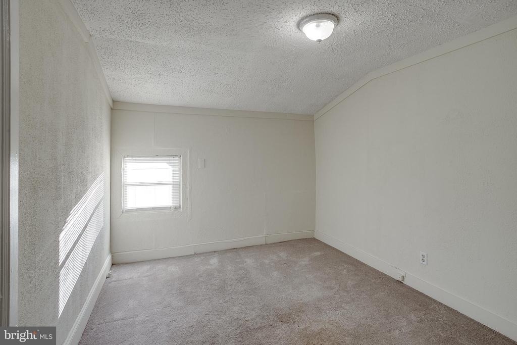 7 Dresser Avenue - Photo 10