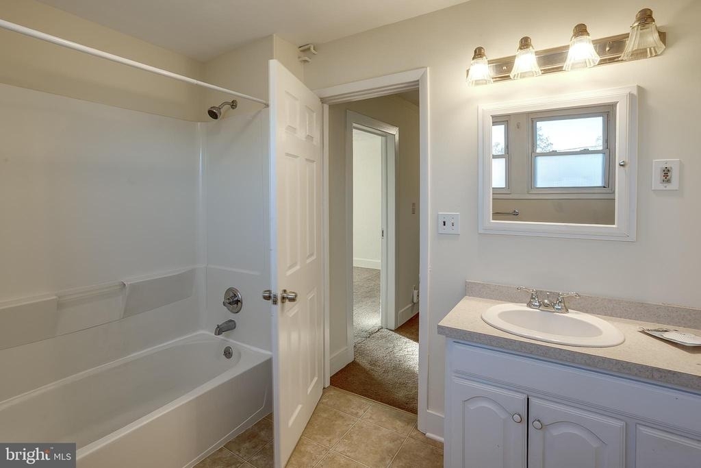 7 Dresser Avenue - Photo 15