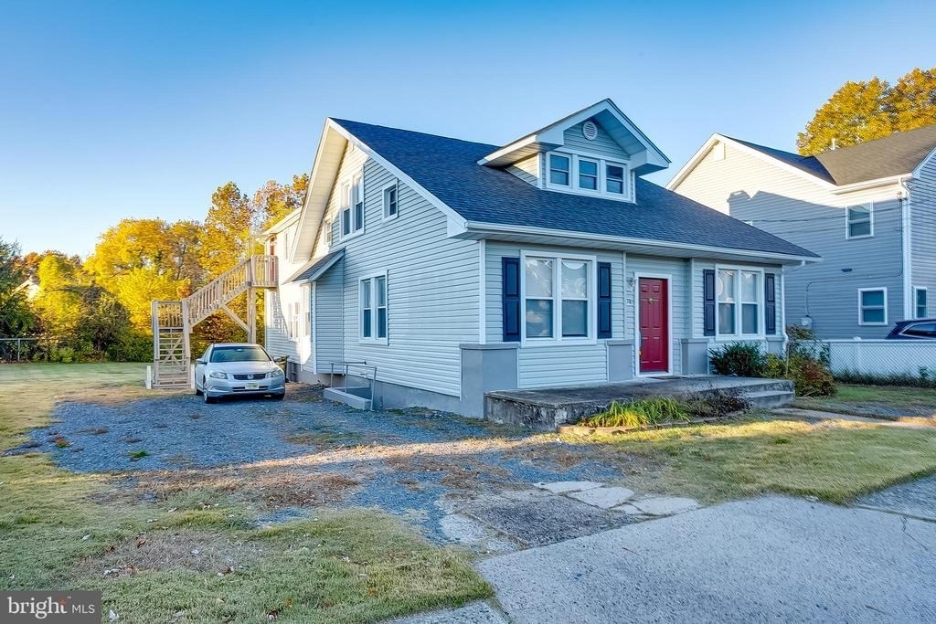 7 Dresser Avenue - Photo 1