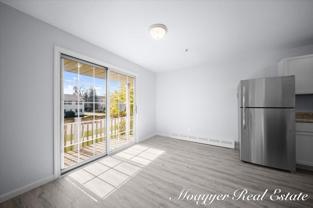 1051 Abbey Court - Photo 5