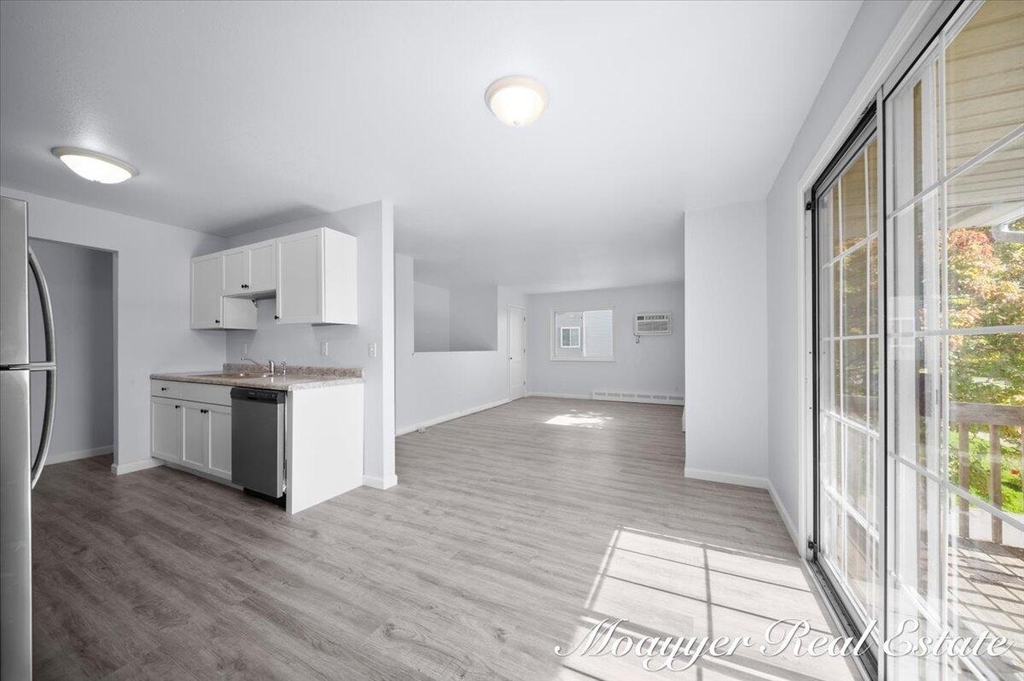 1051 Abbey Court - Photo 6