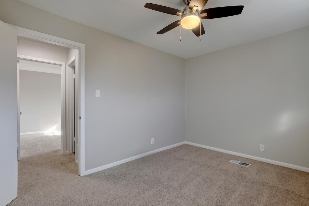 303 W 40th St - Photo 13