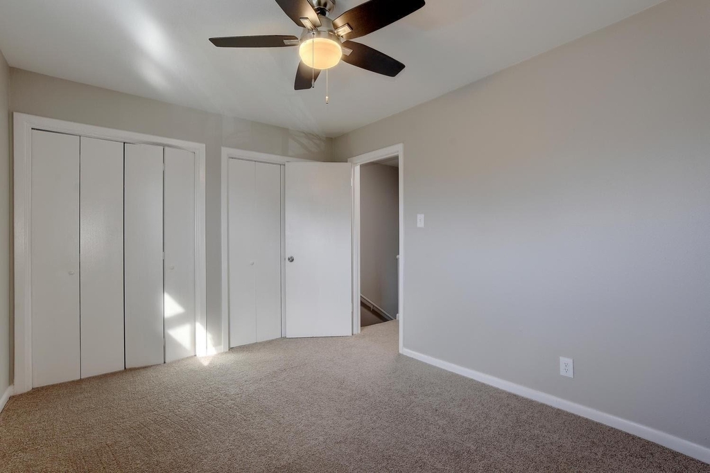 303 W 40th St - Photo 12