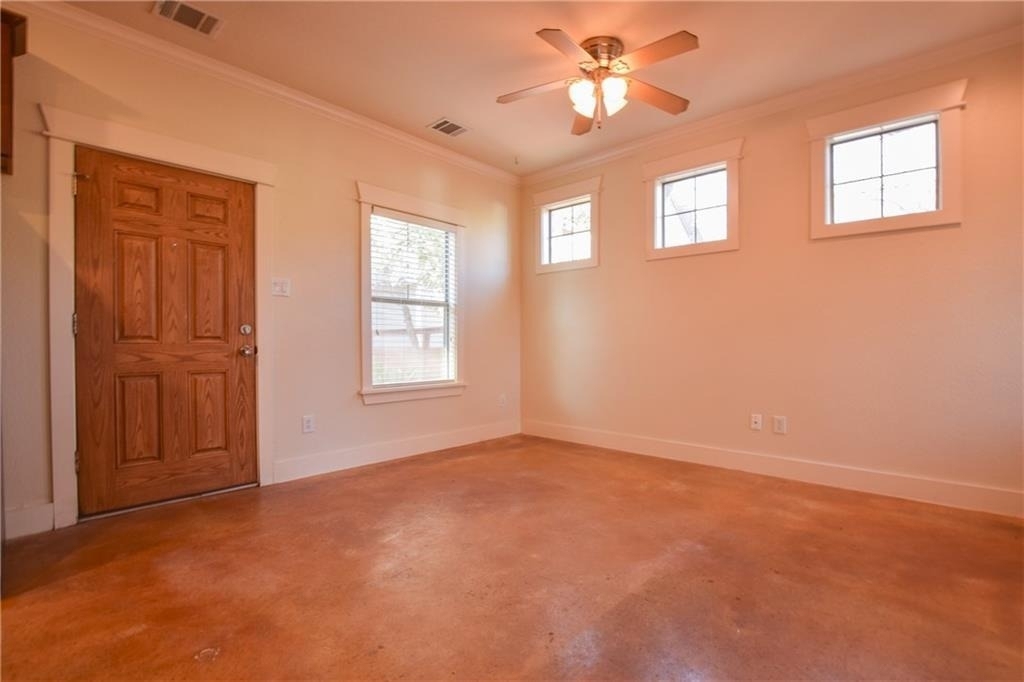 5405 Avenue H - Photo 4